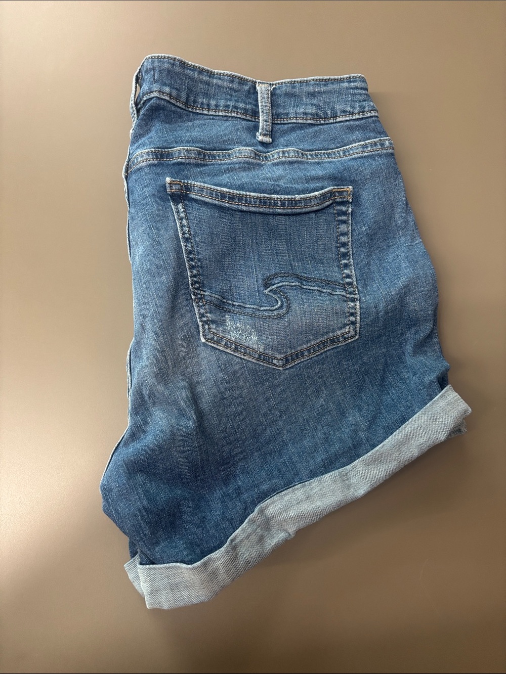 Silver Jeans Medium Blue Rolled-Cuff Denim Shorts - Picture 2 of 4